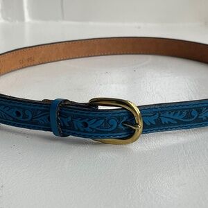 Leather belt with blue pattern